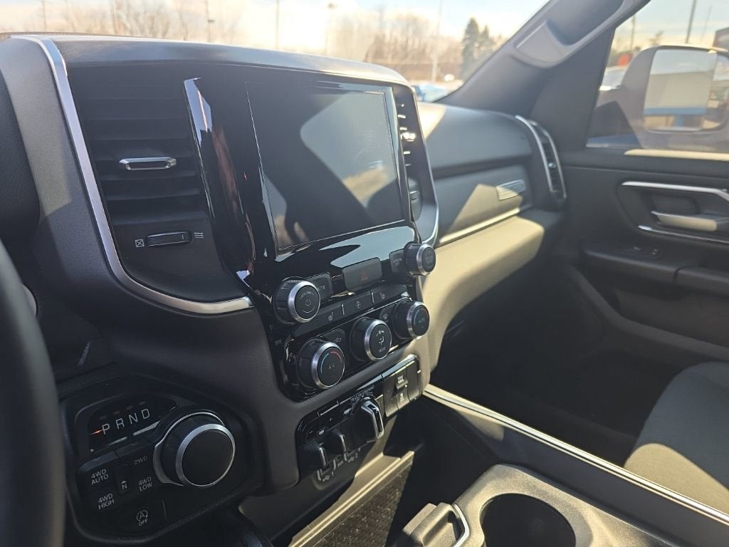 2024 RAM 1500 Big Horn Crew Cab 4x4 5'7" Box