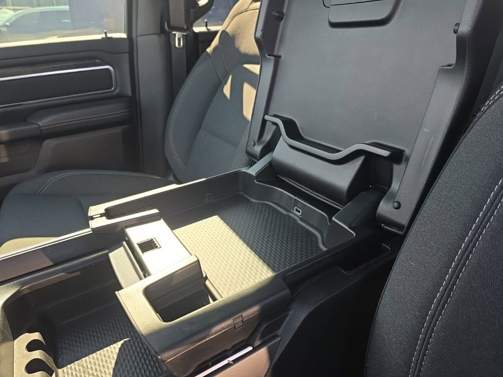 2024 RAM 1500 Big Horn Crew Cab 4x4 5'7" Box