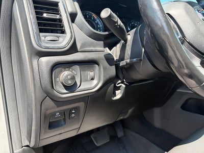 2020 RAM 1500 Big Horn Crew Cab 4x4 5'7" Box