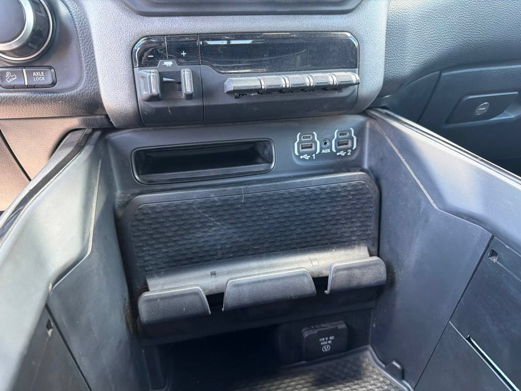 2020 RAM 1500 Big Horn Crew Cab 4x4 5'7" Box