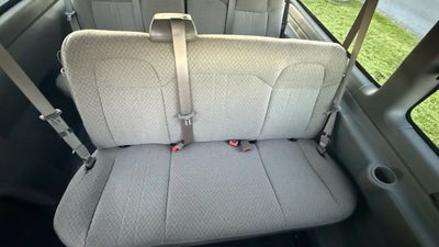 2025 Chevrolet Express Passenger 1LT