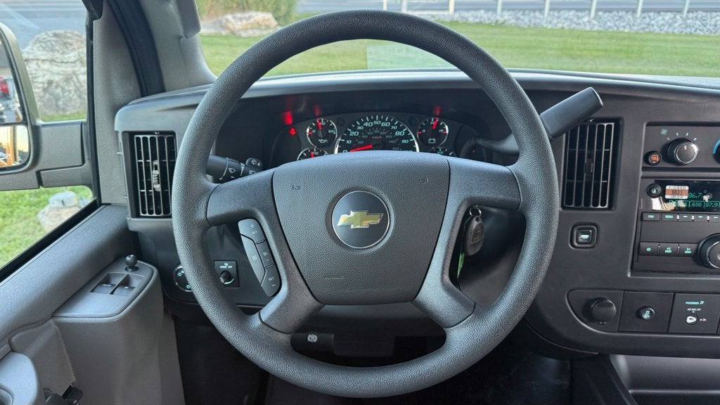 2025 Chevrolet Express Passenger LT - Photo 9