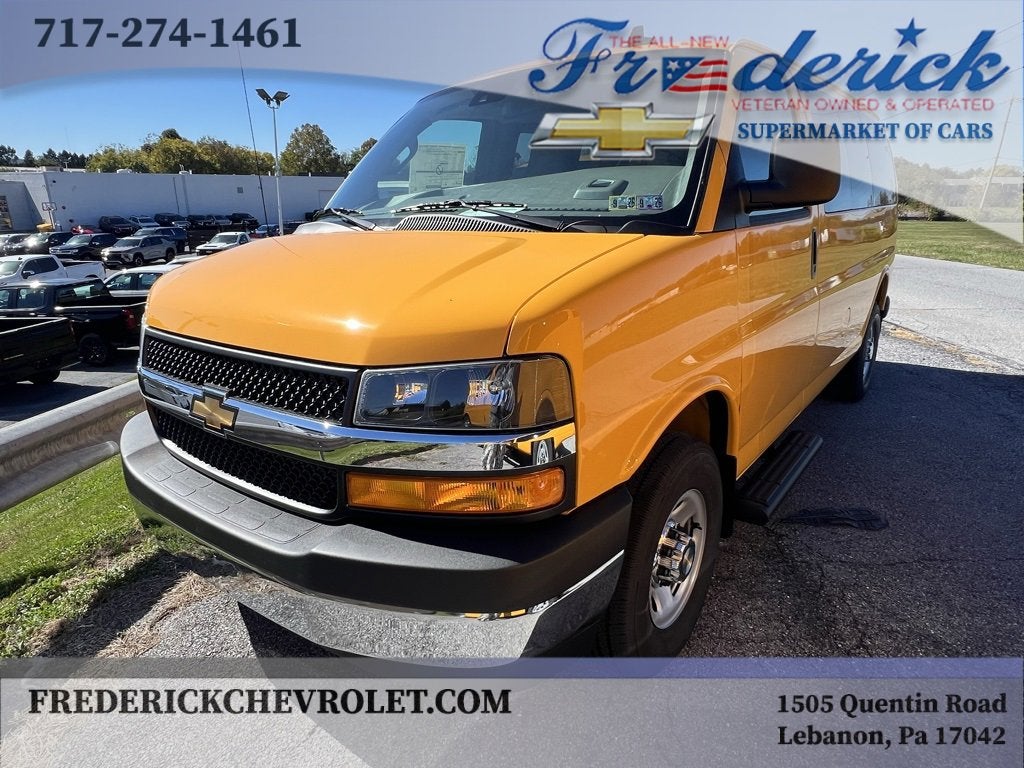 2025 Chevrolet Express Passenger 2500 1LT