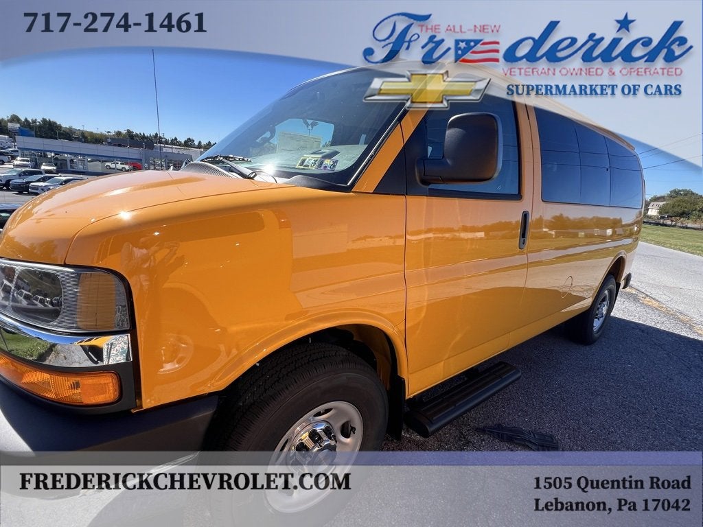 2025 Chevrolet Express Passenger 2500 1LT