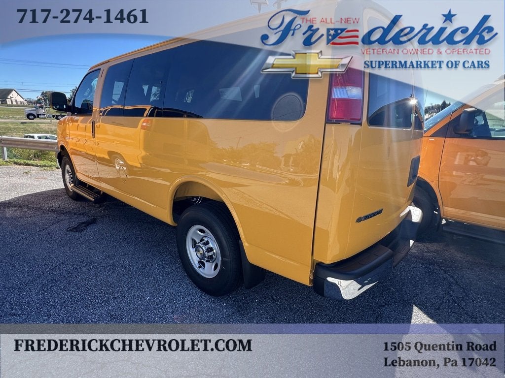 2025 Chevrolet Express Passenger 2500 1LT