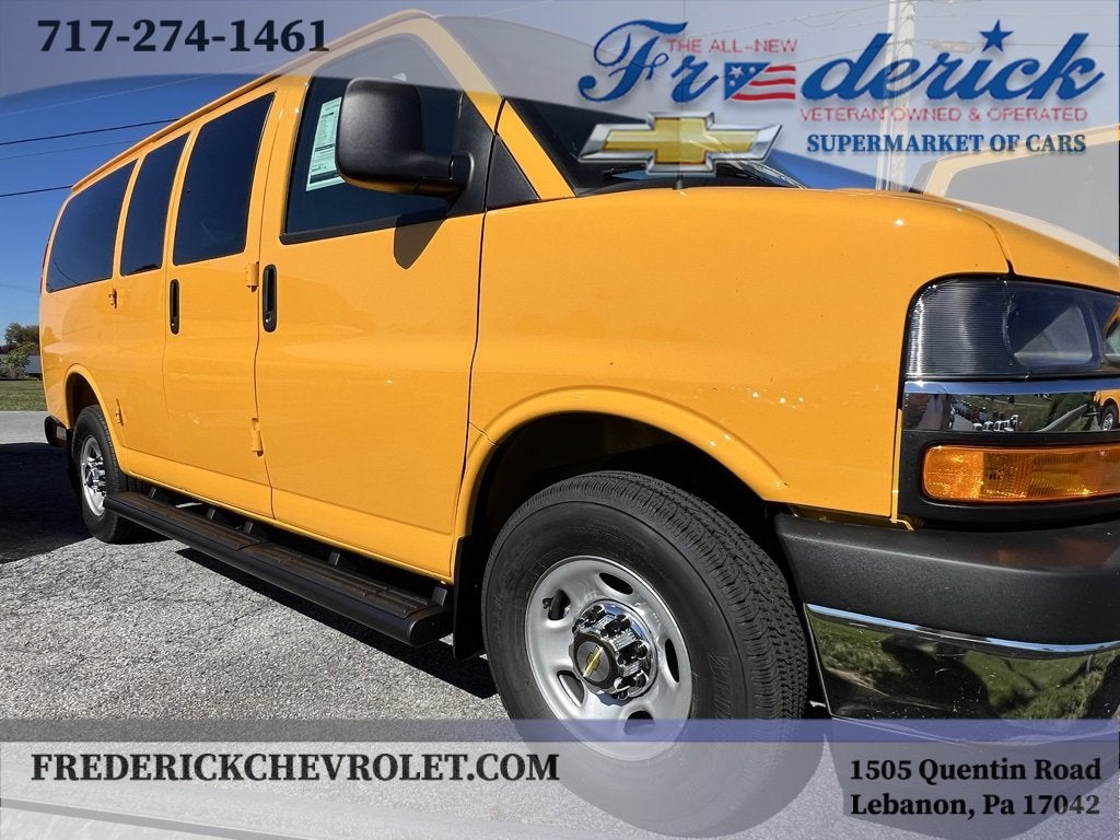 2025 Chevrolet Express Passenger 2500 1LT