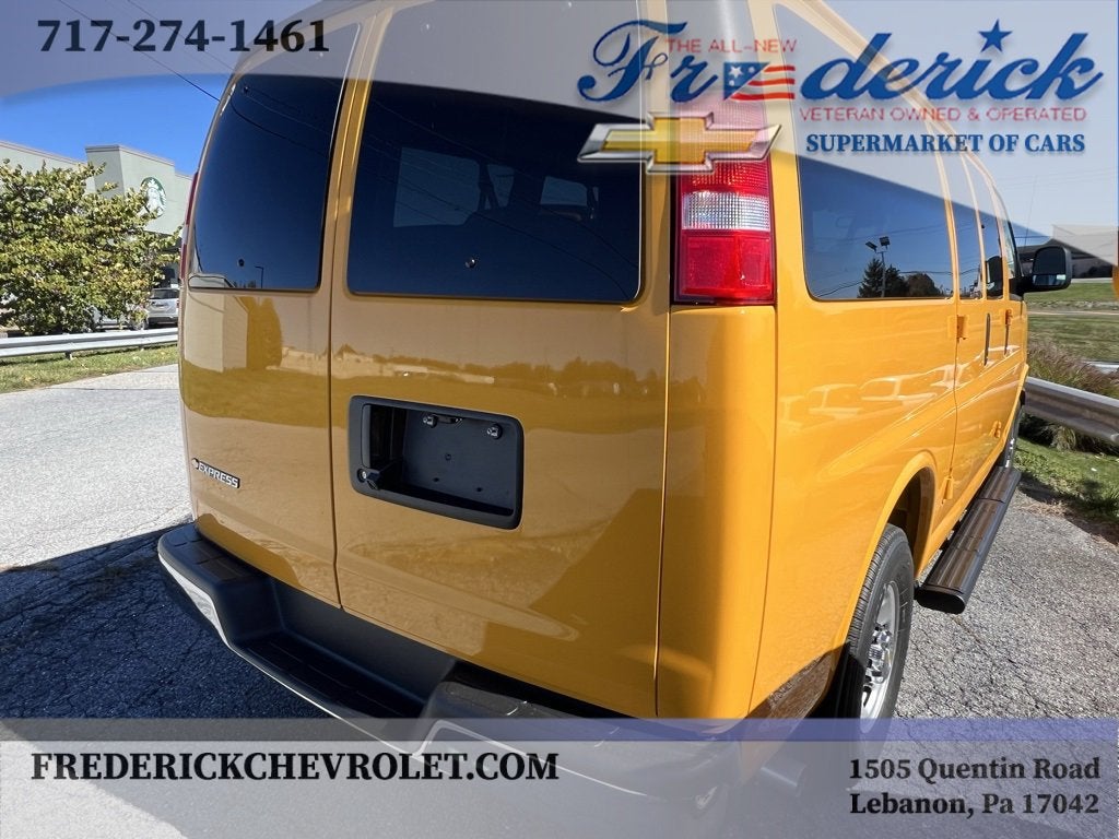 2025 Chevrolet Express Passenger 2500 1LT