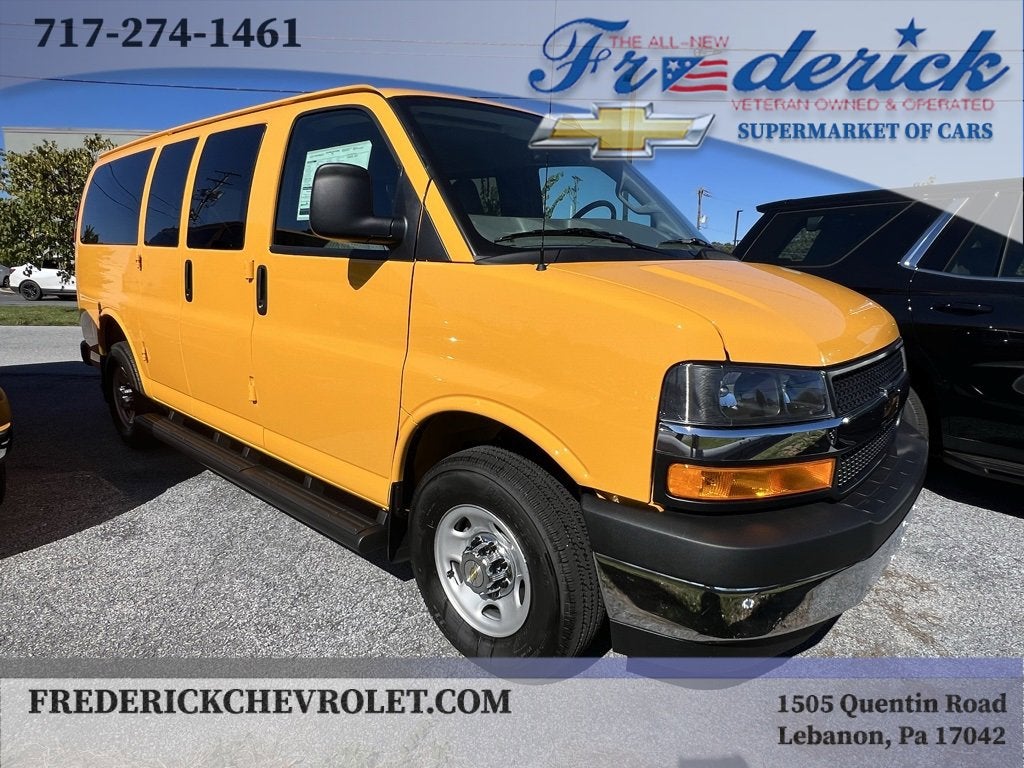 2025 Chevrolet Express Passenger 2500 1LT