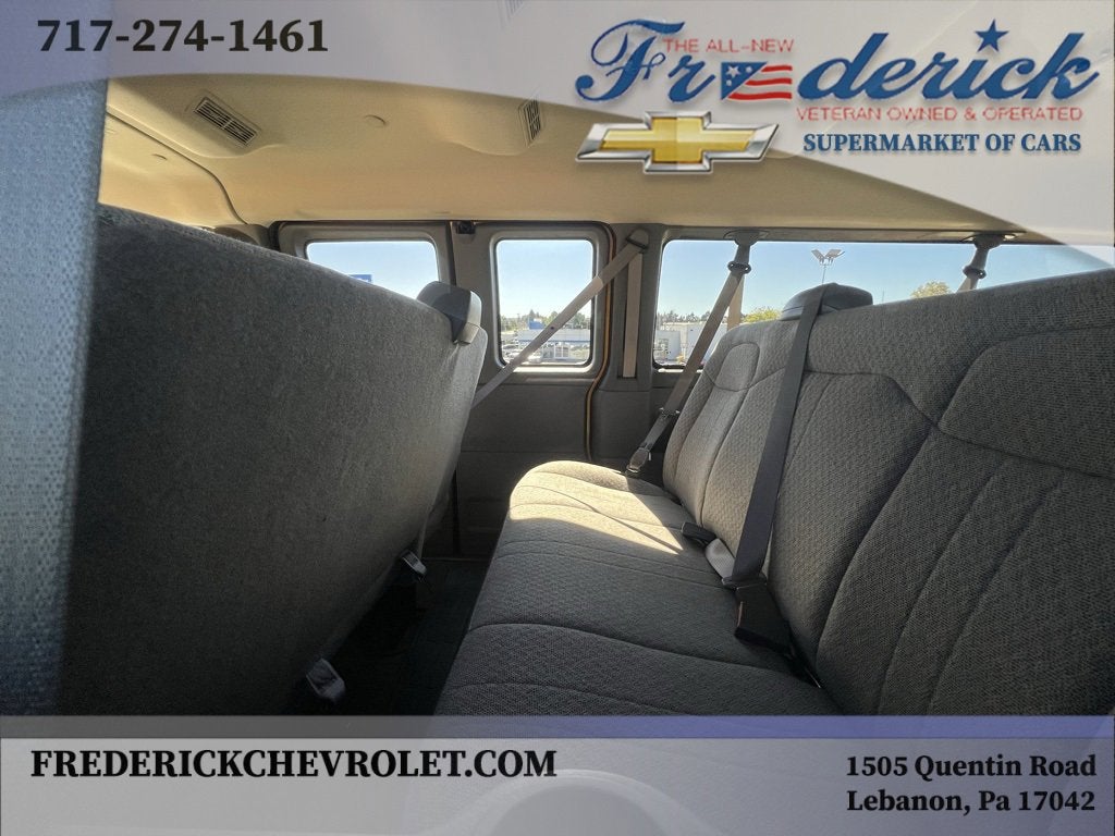 2025 Chevrolet Express Passenger 3500 1LT