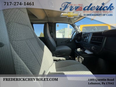 2025 Chevrolet Express Passenger 3500 1LT