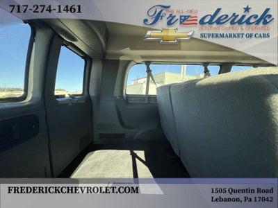2025 Chevrolet Express Passenger 3500 1LT