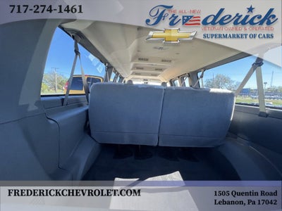 2025 Chevrolet Express Passenger 3500 1LT