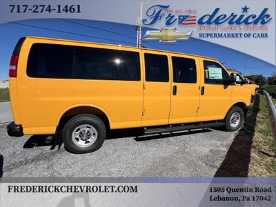 2025 Chevrolet Express Passenger 3500 1LT
