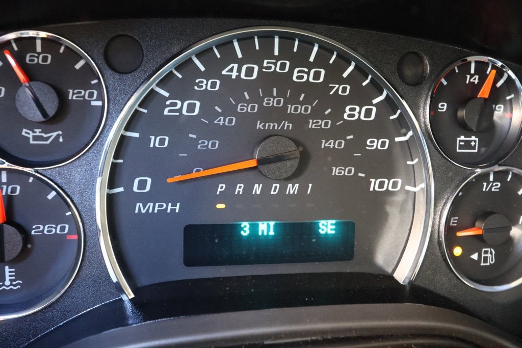 2025 Chevrolet Express Passenger 1LT