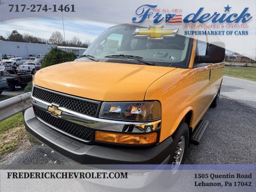 2025 Chevrolet Express Passenger 3500 1LT