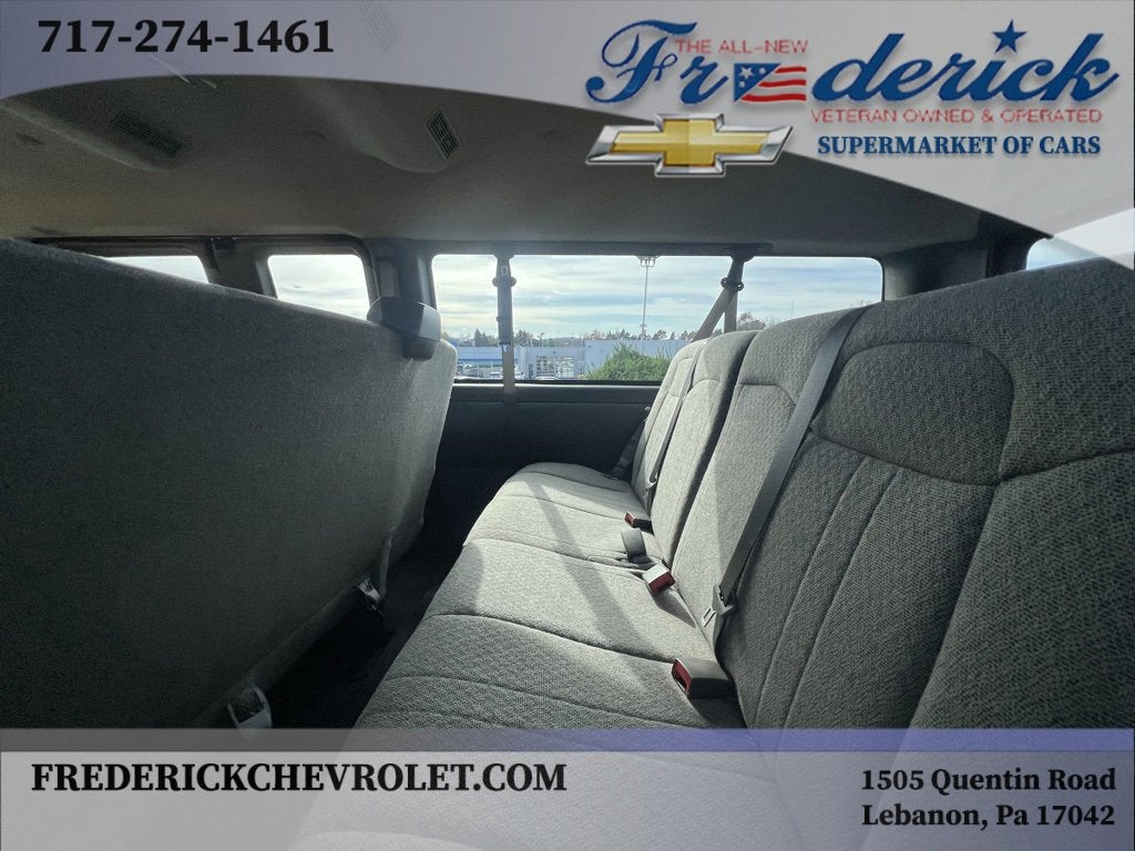 2025 Chevrolet Express Passenger 3500 1LT