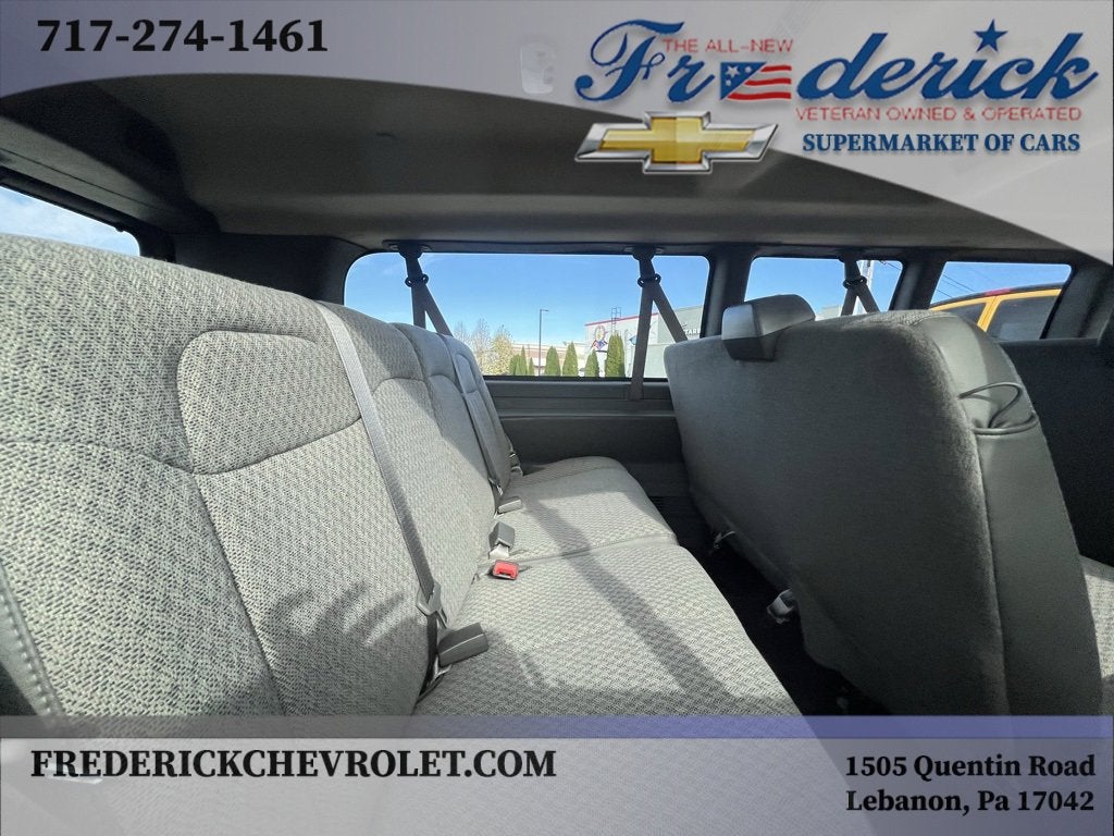 2025 Chevrolet Express Passenger 3500 1LT