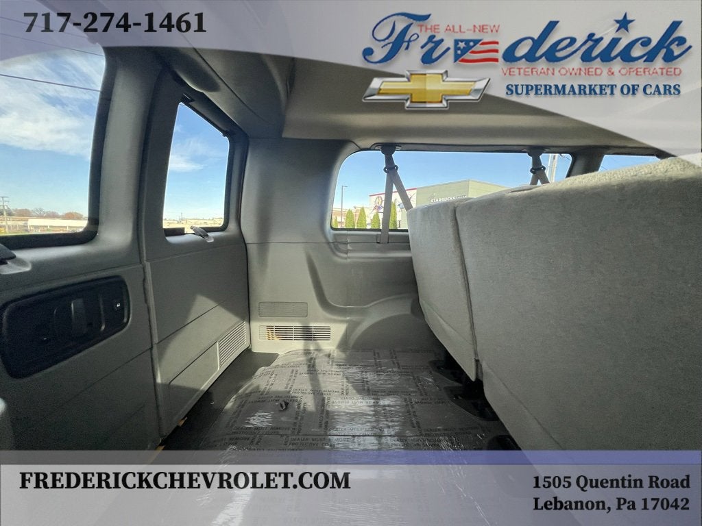 2025 Chevrolet Express Passenger 3500 1LT