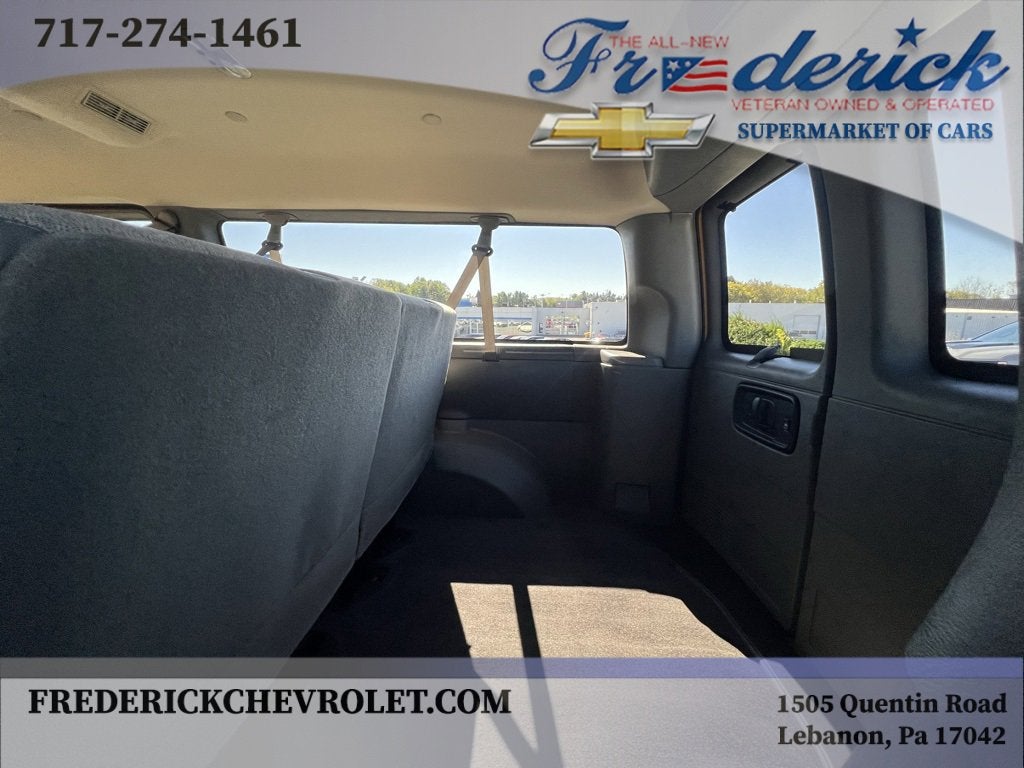 2025 Chevrolet Express Passenger 3500 1LT