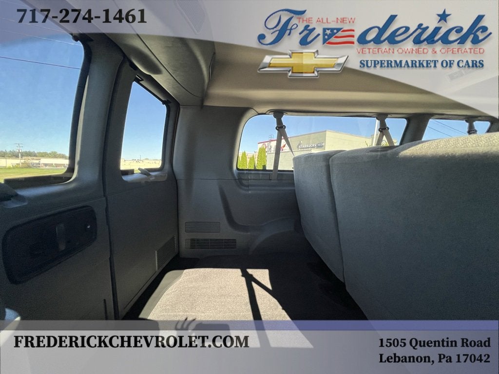 2025 Chevrolet Express Passenger 3500 1LT