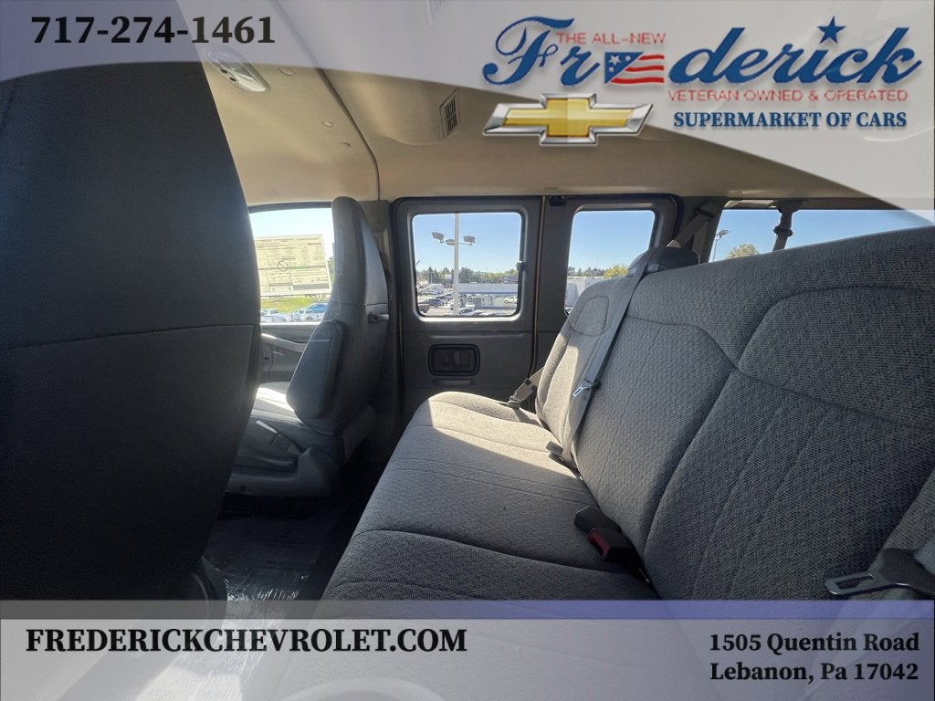 2025 Chevrolet Express Passenger 3500 1LT