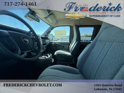 2025 Chevrolet Express Passenger 3500 1LT