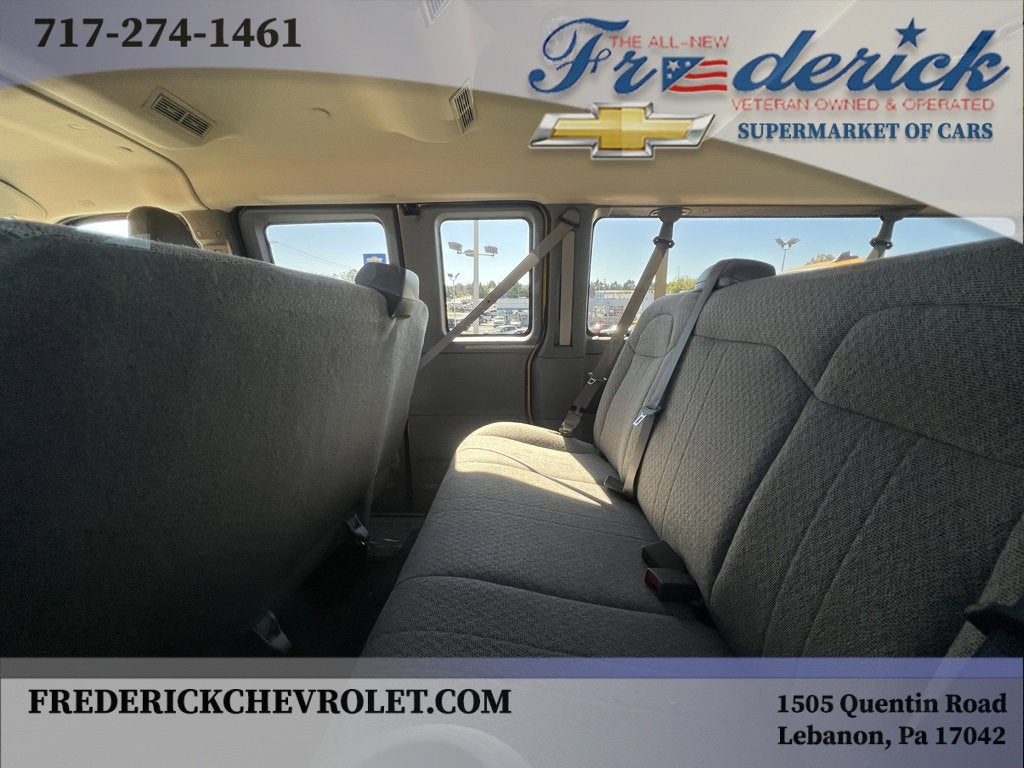 2025 Chevrolet Express Passenger 3500 1LT