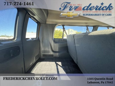 2025 Chevrolet Express Passenger 3500 1LT