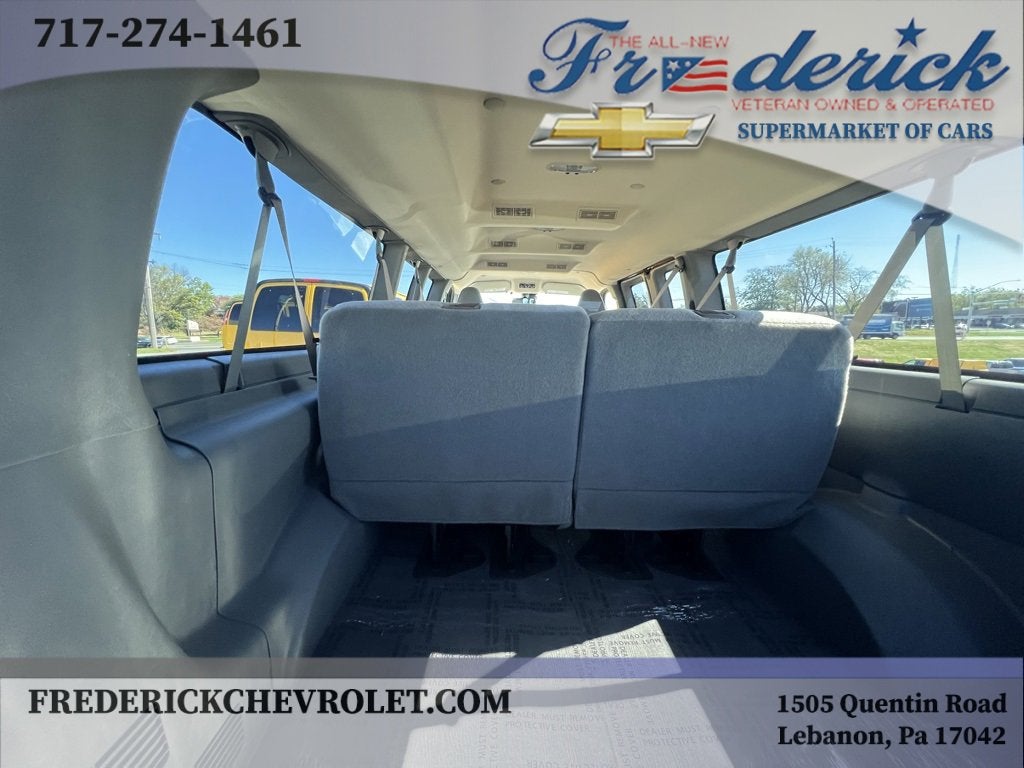 2025 Chevrolet Express Passenger 3500 1LT