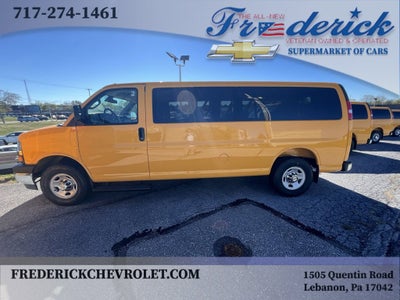 2025 Chevrolet Express Passenger 3500 1LT