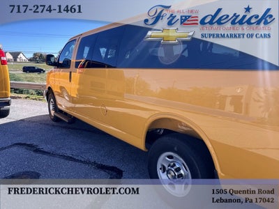 2025 Chevrolet Express Passenger 3500 1LT