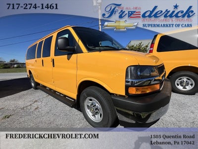 2025 Chevrolet Express Passenger 3500 1LT