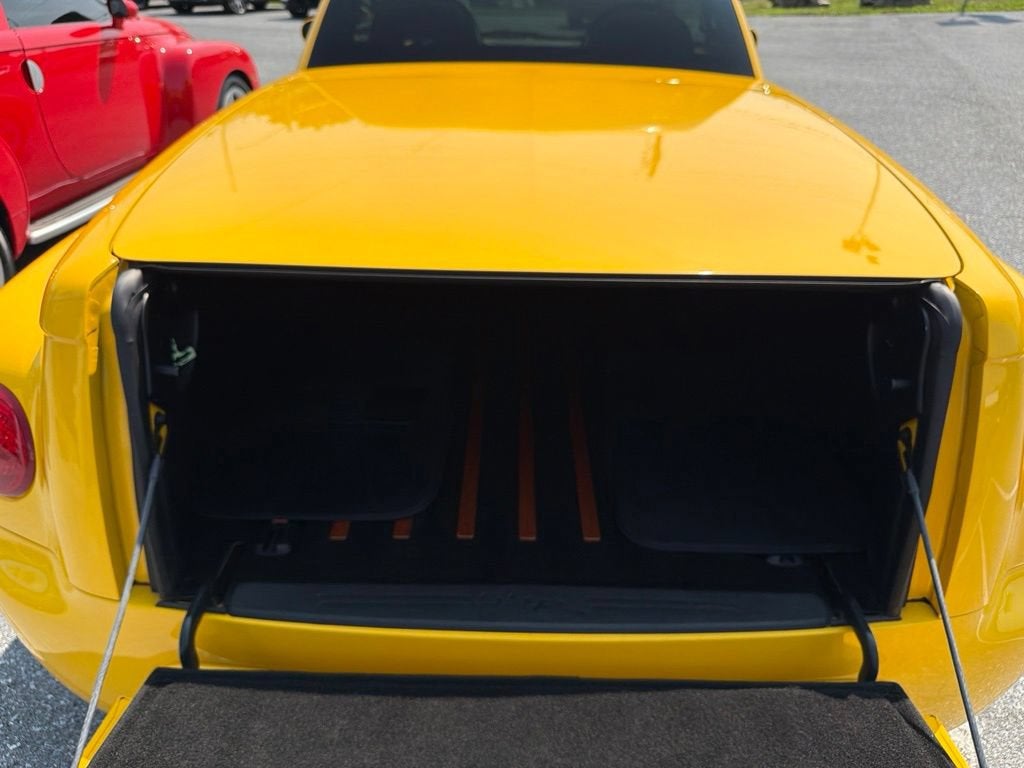 2004 Chevrolet SSR LS