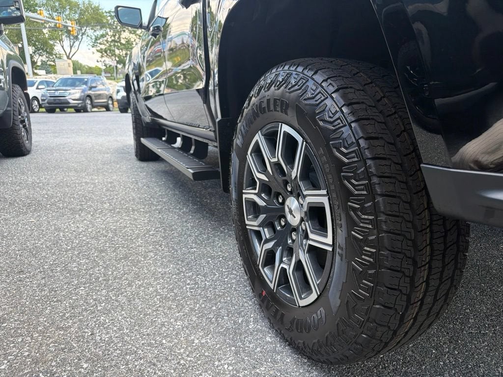 2026 Chevrolet Colorado Z71 - Photo 8