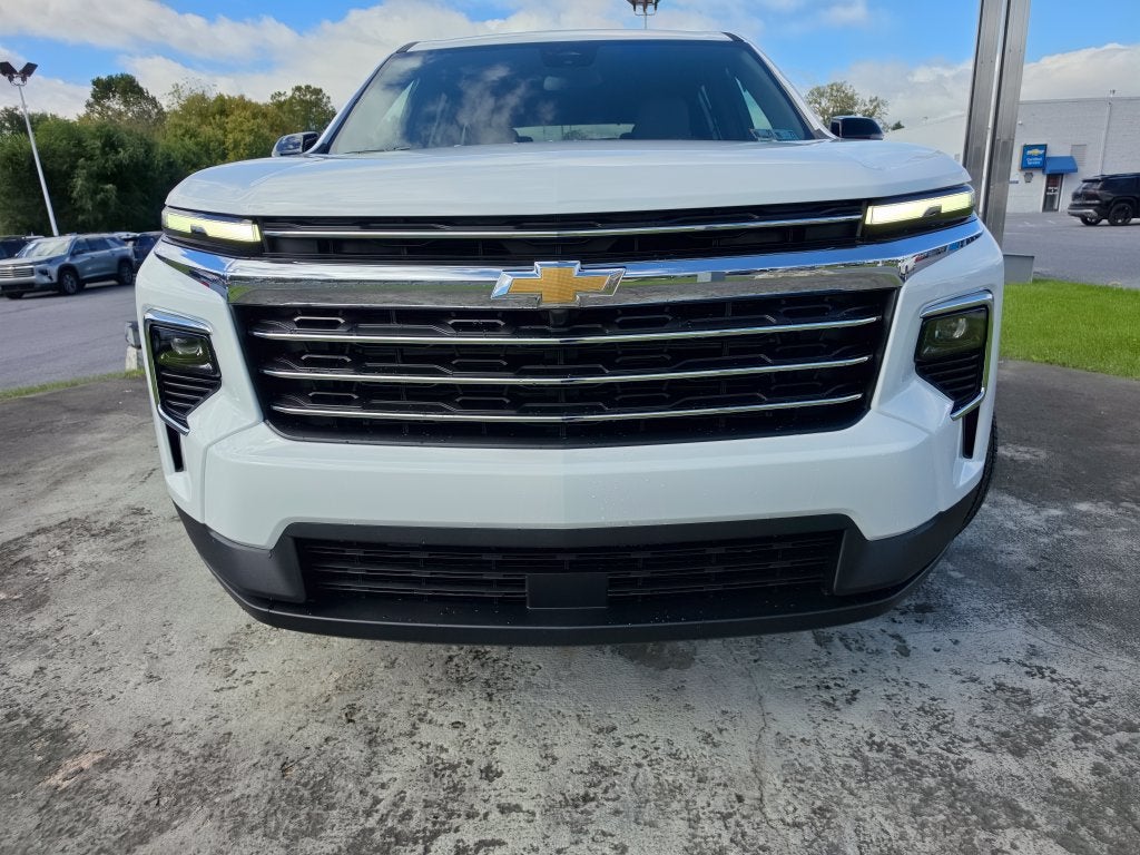 2027 Chevrolet Traverse LT - Photo 2