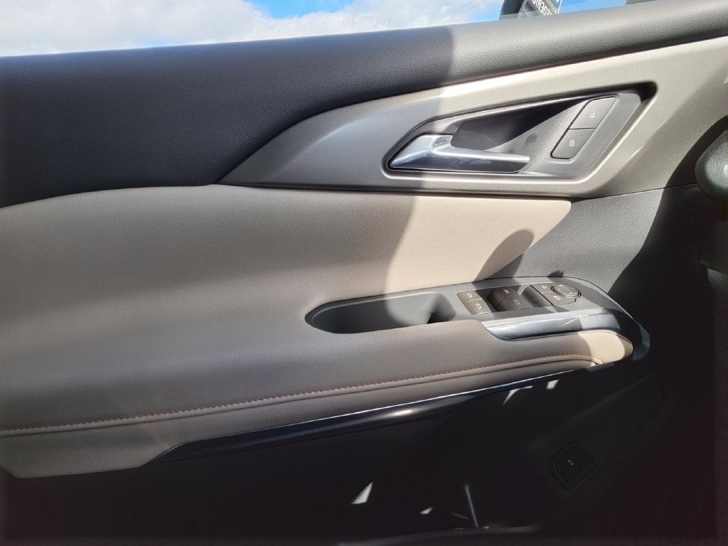 2027 Chevrolet Traverse AWD LT