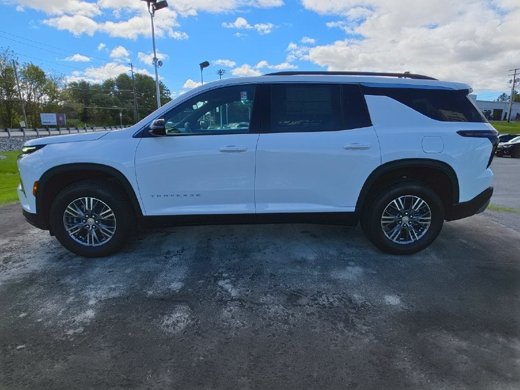 2027 Chevrolet Traverse LT - Photo 4