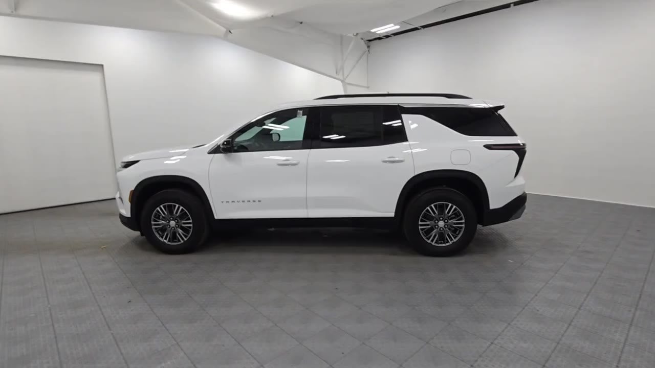 2025 Chevrolet Traverse LT