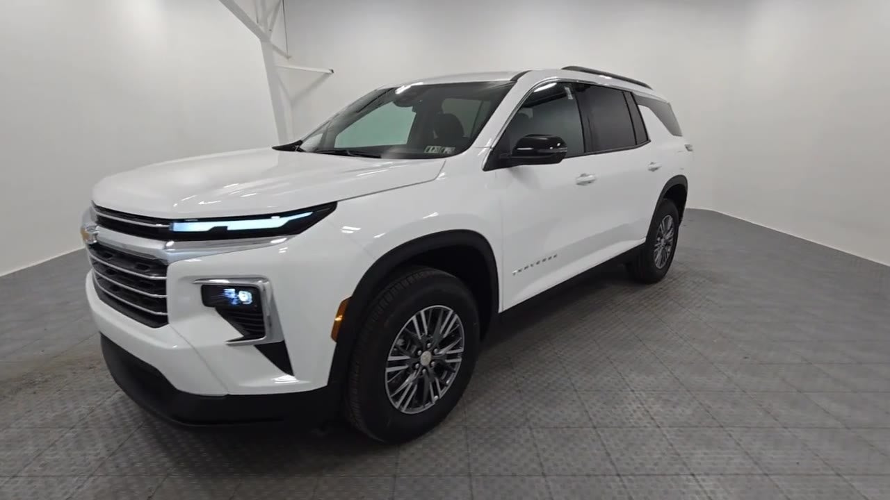 2025 Chevrolet Traverse LT