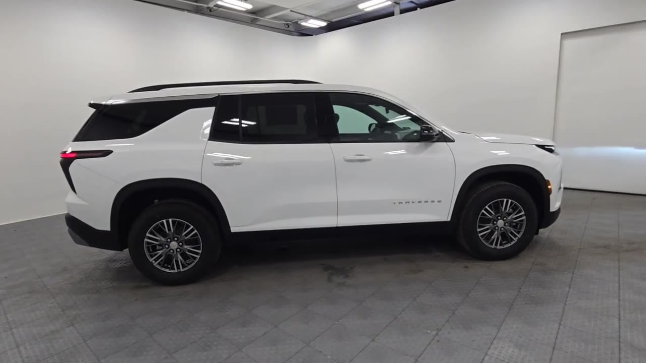 2025 Chevrolet Traverse LT