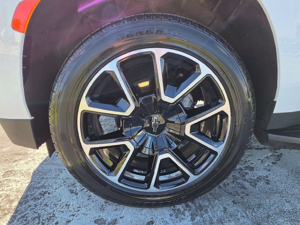 2023 Chevrolet Suburban RST
