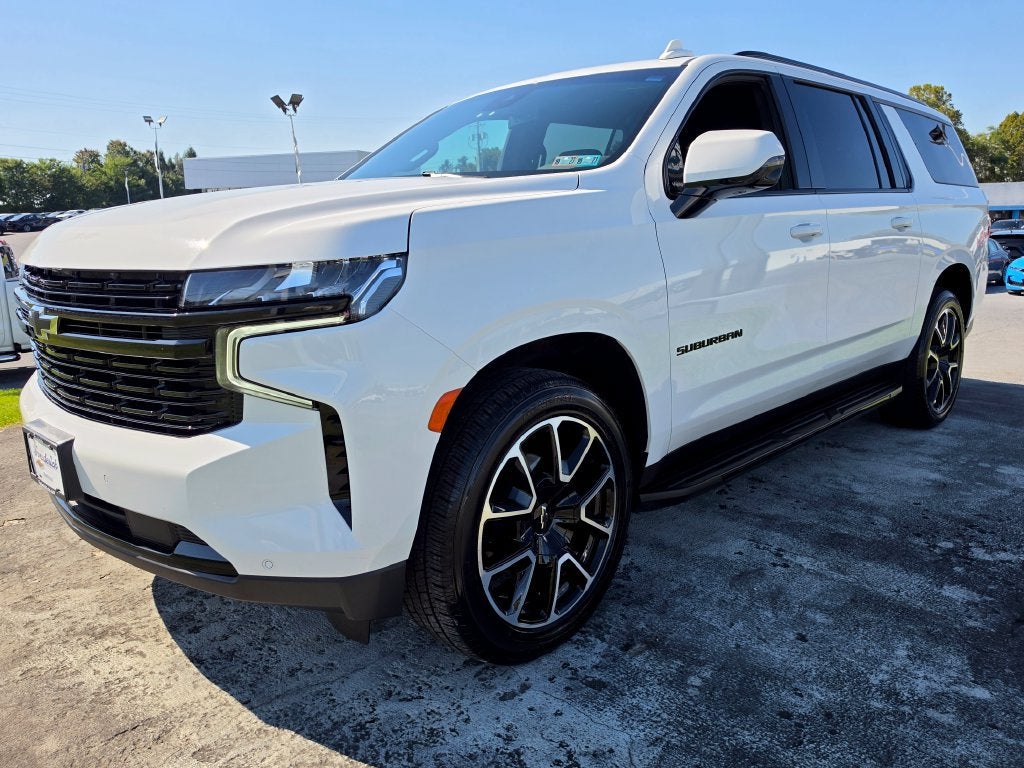 2023 Chevrolet Suburban RST