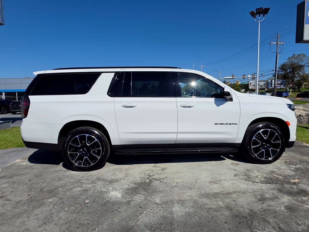 2023 Chevrolet Suburban RST