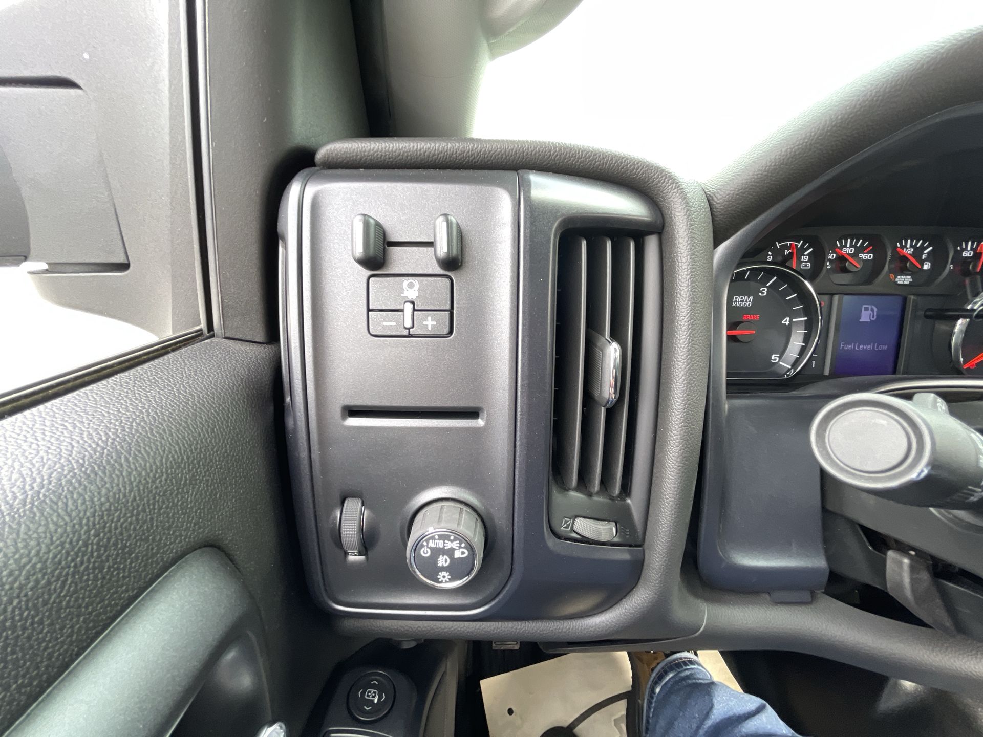 2024 Chevrolet Silverado 5500 HD Work Truck