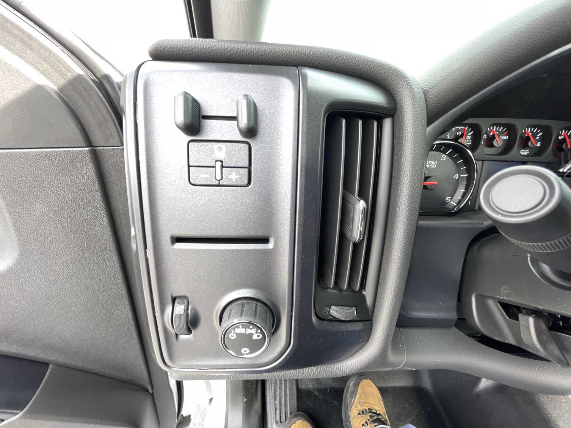 2023 Chevrolet Silverado 5500 HD Work Truck