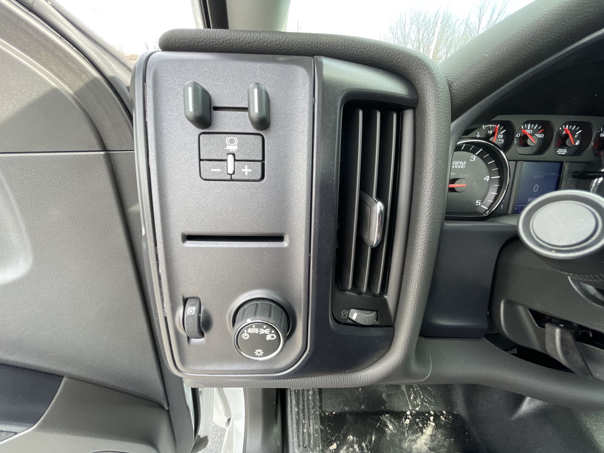 2023 Chevrolet Silverado 5500 HD Work Truck