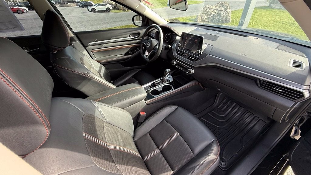 2023 Nissan Altima SR - Photo 13