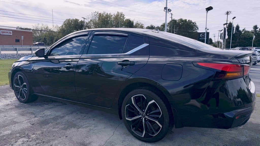 2023 Nissan Altima SR Intelligent AWD