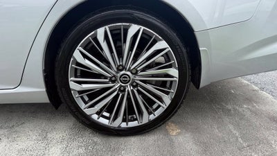 2024 Nissan Altima SL FWD
