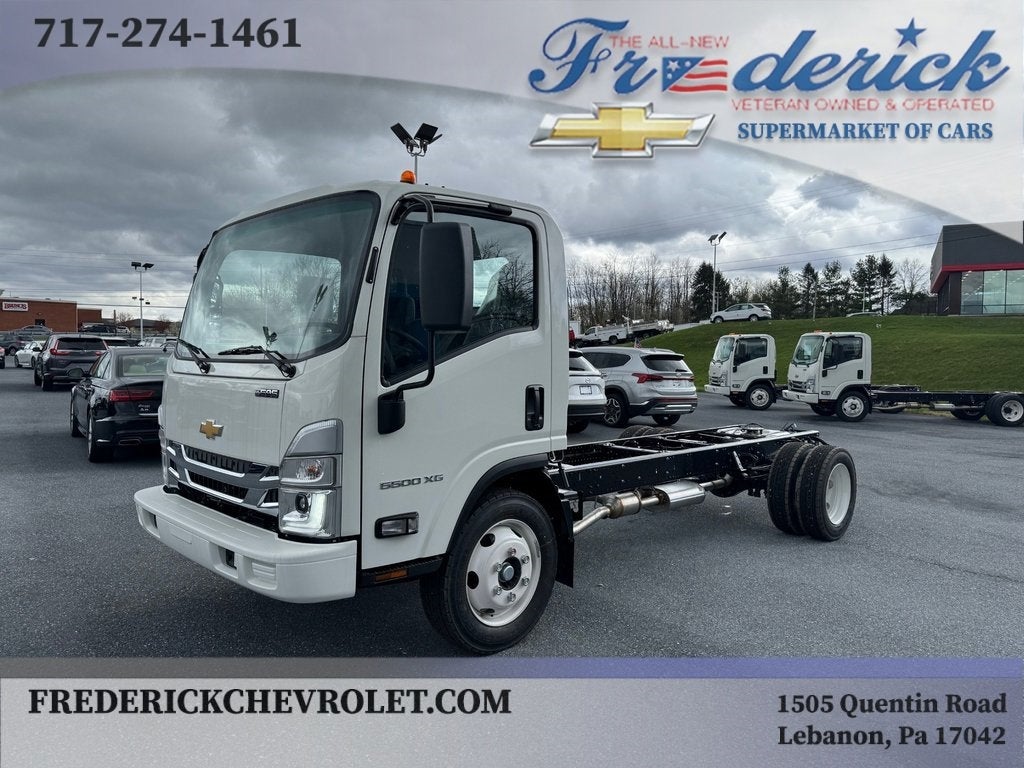 2024 Chevrolet Low Cab Forward 5500 XG BASE